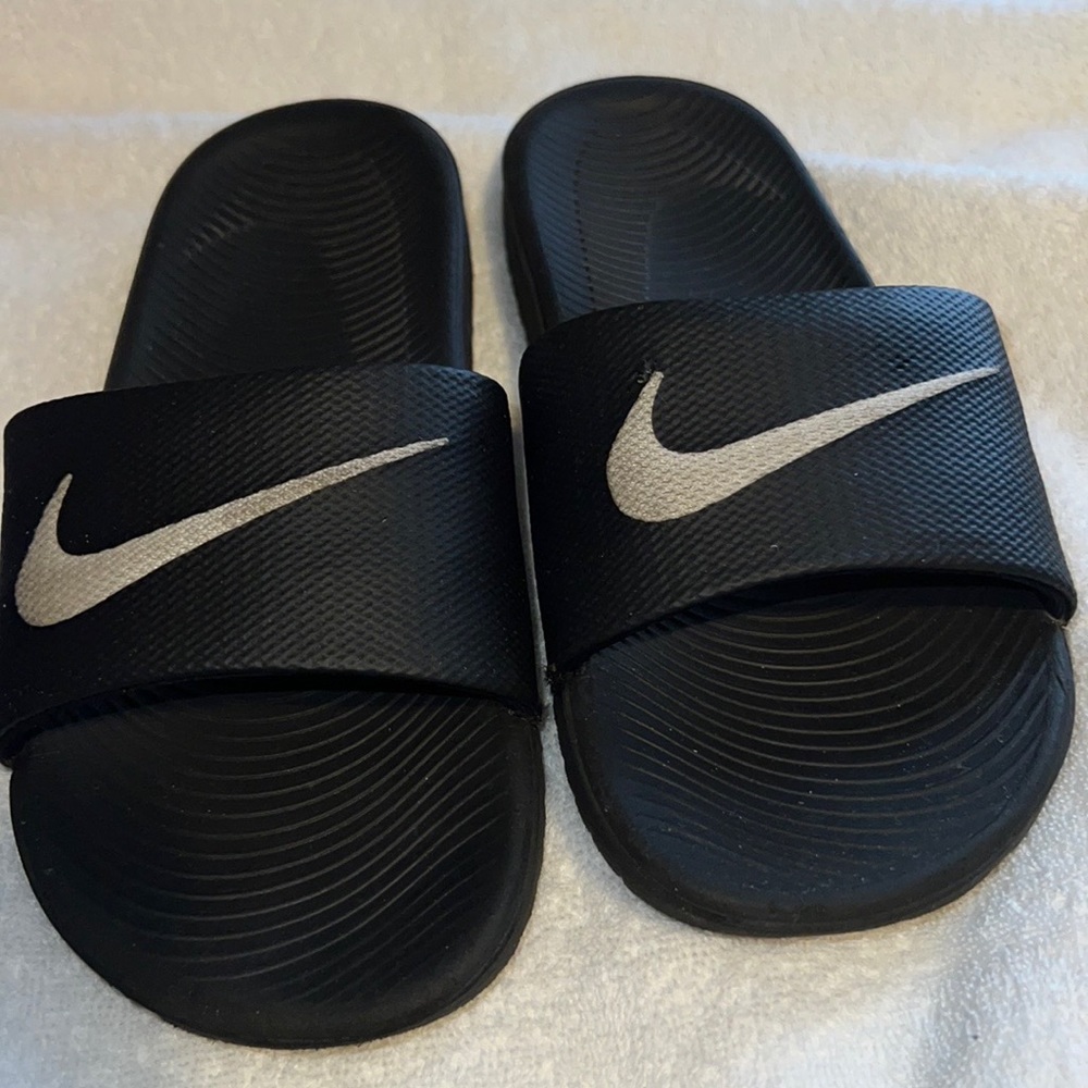 Nike Kawa Kids Slides, Black - Size 1